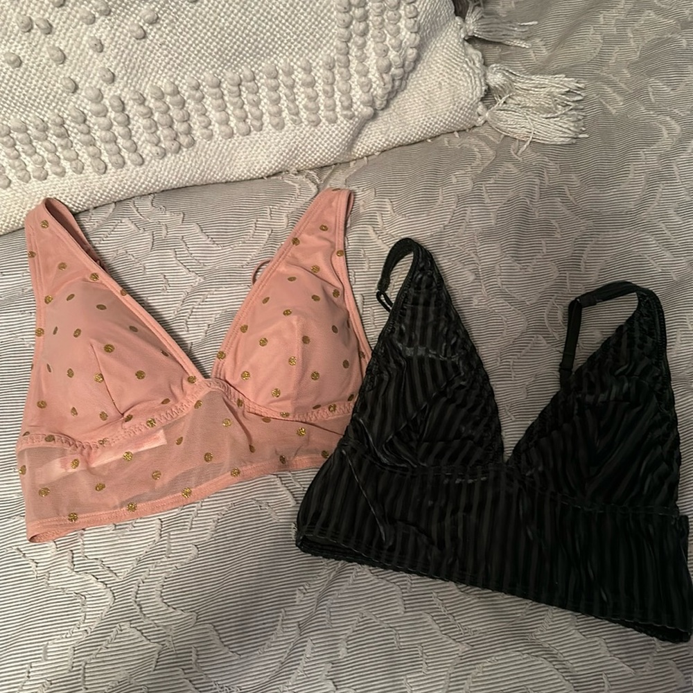 Set of 2 Victoria’s Secret PINK bralettes. Size small.